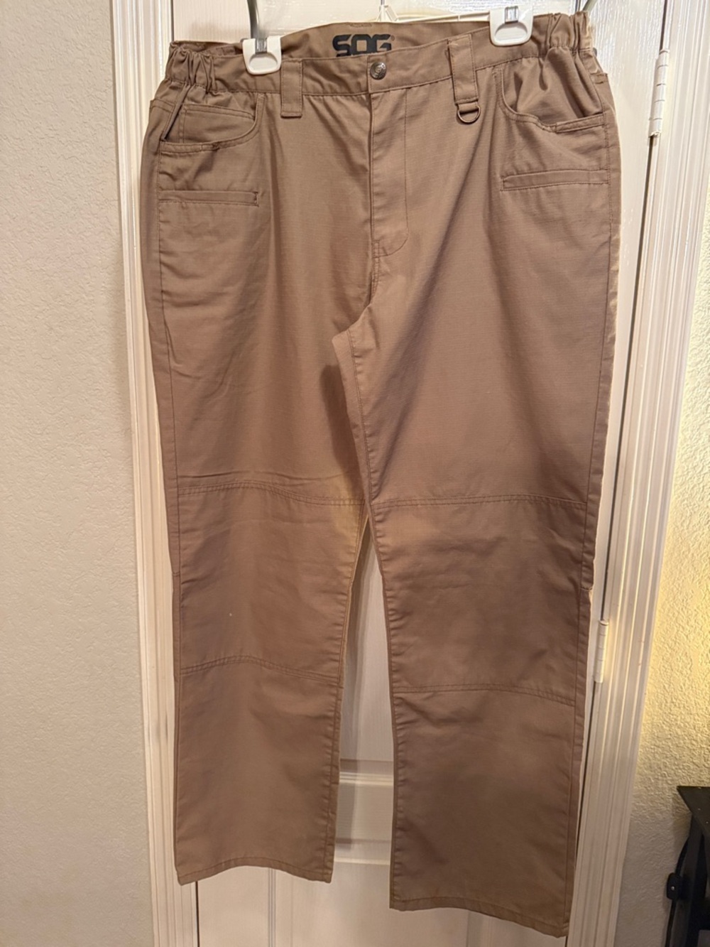 SOG Men’s tactical operator pants with Utility Details